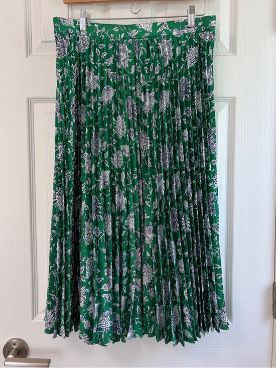 J. Crew Dresses & Skirts - J. Crew Floral Pleated Midi Skirt